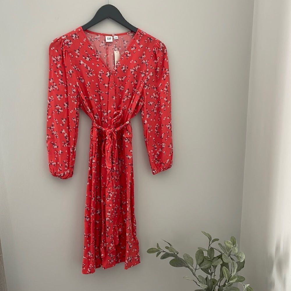 NWT GAP FACTORY BELTED DRESS Size 8 Coral Floral print. Rayon Long Sleeve‎